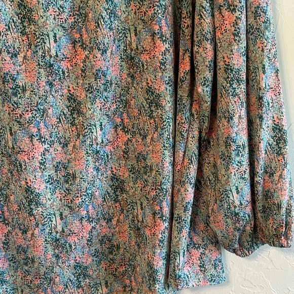 Ava & Viv Scoop Neck Balloon Sleeve Muted Green and Pink Floral Blouse Sz 2X - Picture 9 of 11